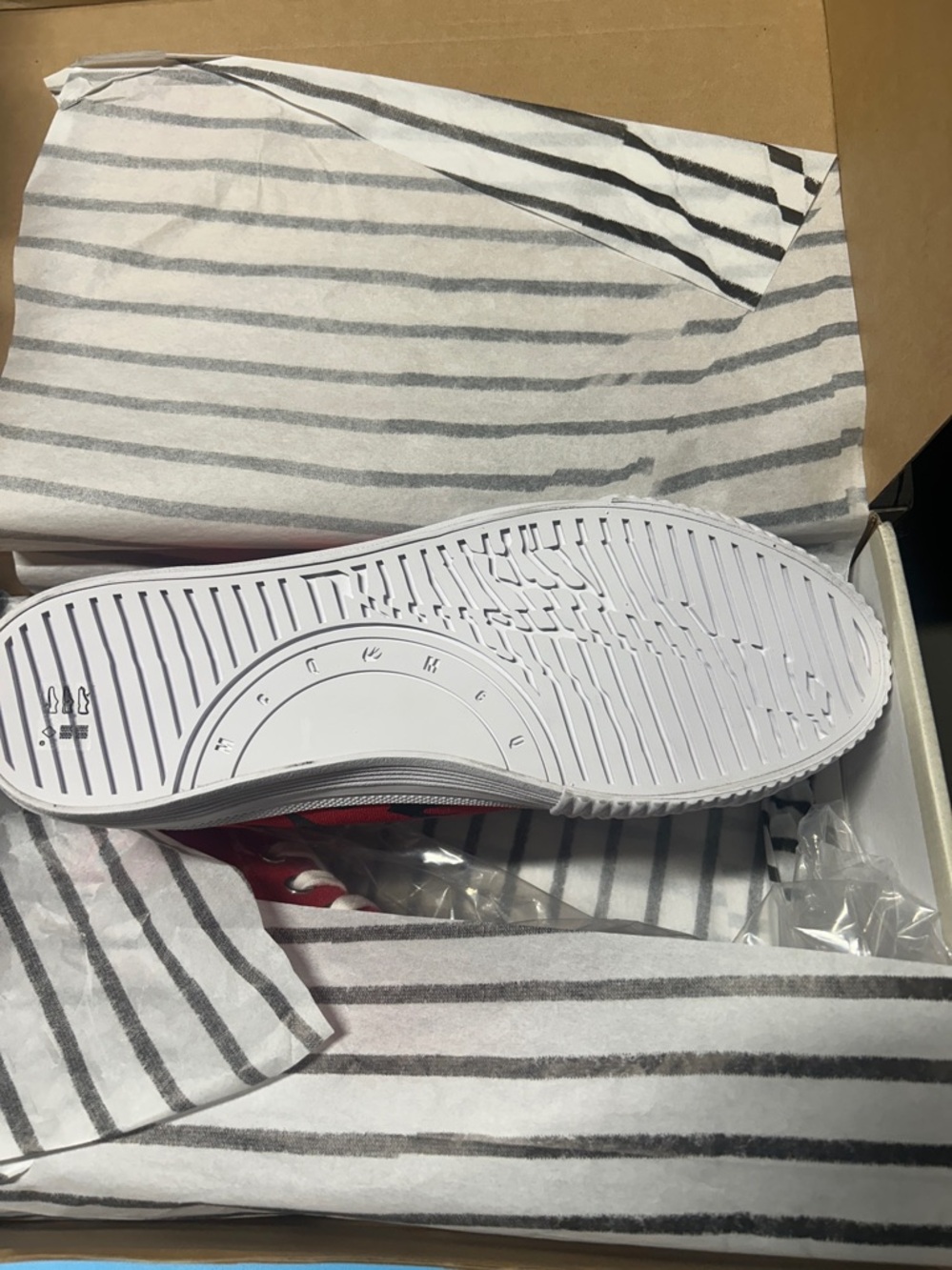 MCQ Swallow Logo Unisex Shoe Label - Black & White & Red - Picture 4 of 6